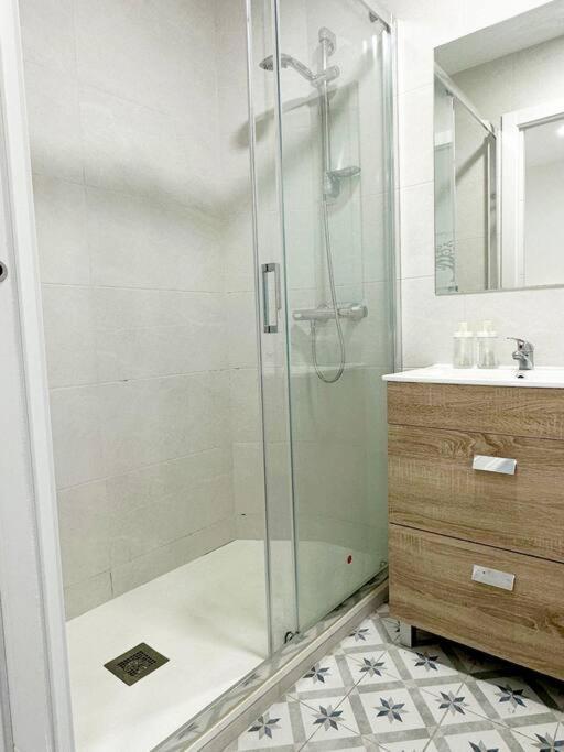 Apartamento De Diseno En Laredo Centro Exterior photo